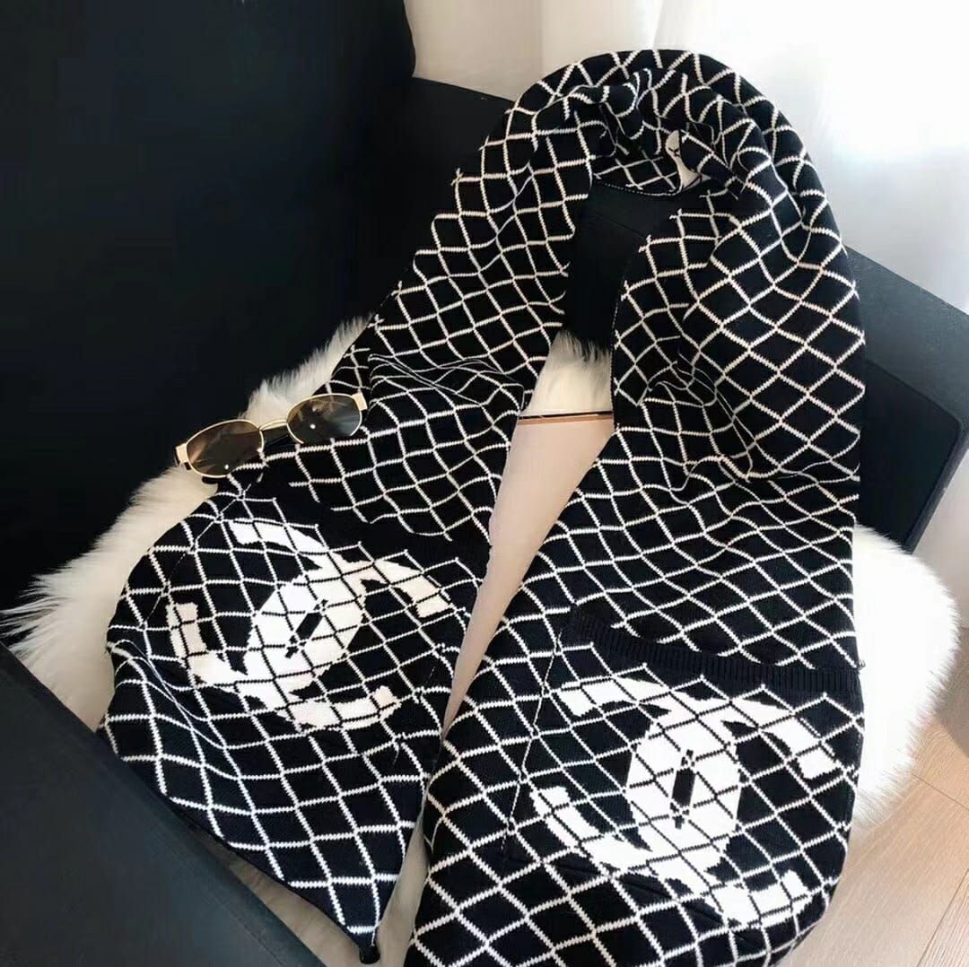 WhatsApp-Image-2021-12-13-at-18.51.25-1-8cb8cf07 Chanel White / BLACK Muffler For Women