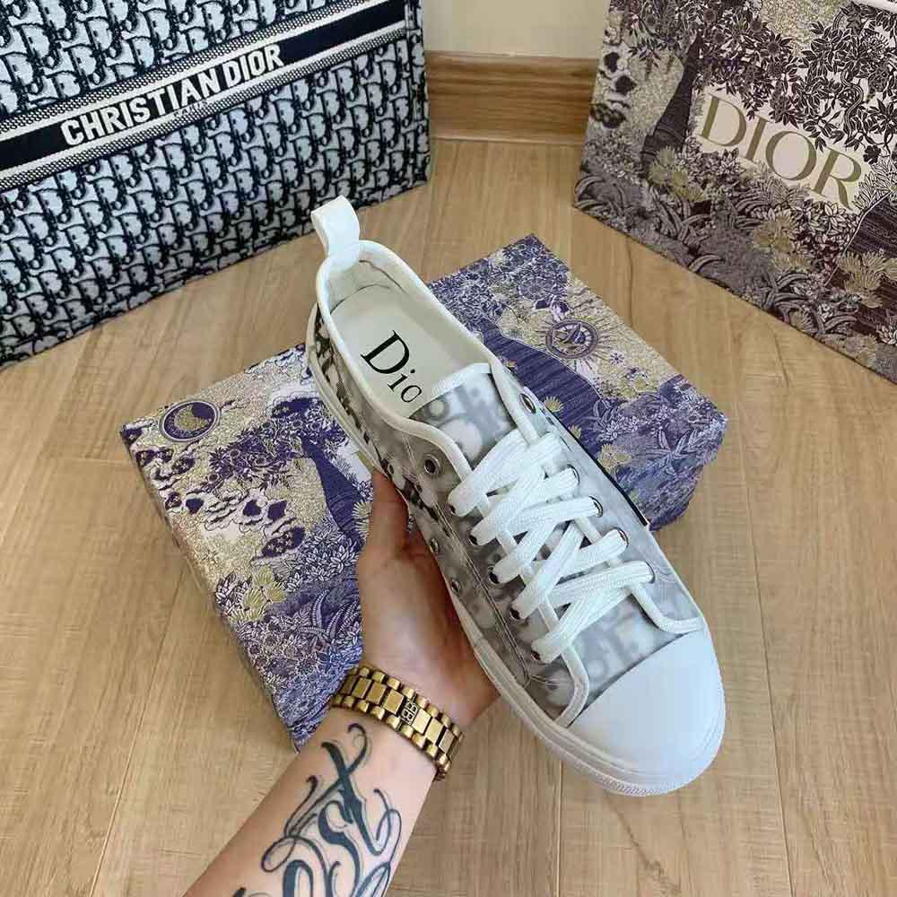 WhatsApp Image 2023-07-29 at 14.11.0911111 Dior White and Black Oblique Canvas Sneaker for Men