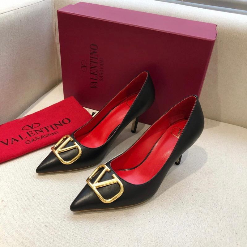 WhatsApp Image 2023-07-29 at 17.39.11 Valentino Garavani Vlogo Plaque Pointed Toe Pump
