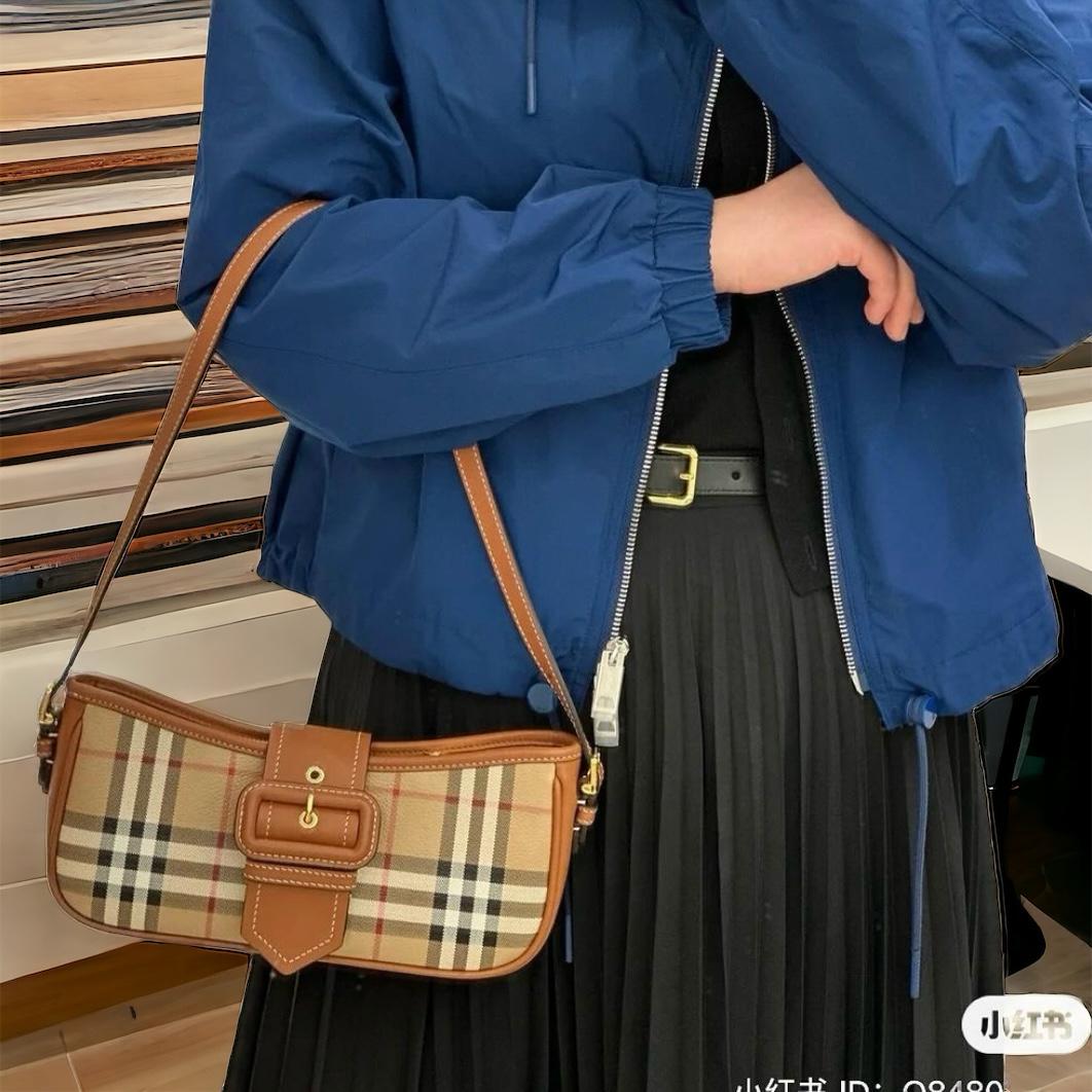 WhatsApp Image 2023-12-27 at 15.37.04_8cf624f3 Burberry Check Signature Shoulder Bag (With Box)