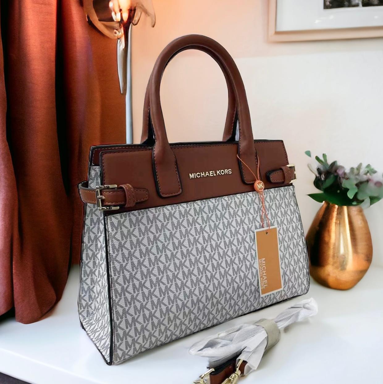 WhatsApp Image 2023-12-28 at 11.52.57_186ae121 Michael Kors Emilia Signature Beige Handbag