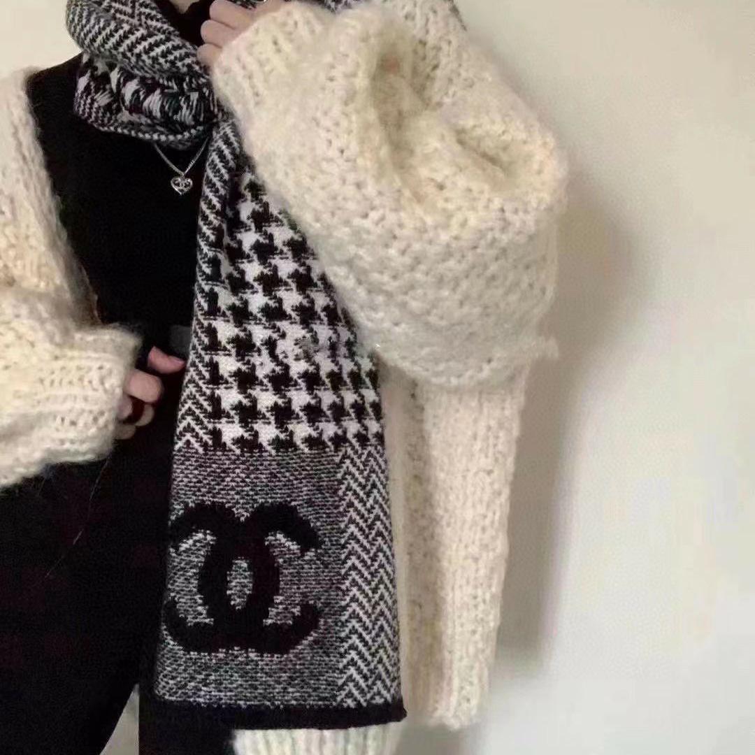 WhatsApp Image 2023-12-29 at 16.49.20_f7b7ffee Chanel Full Warm Stripe Unisex Muffler