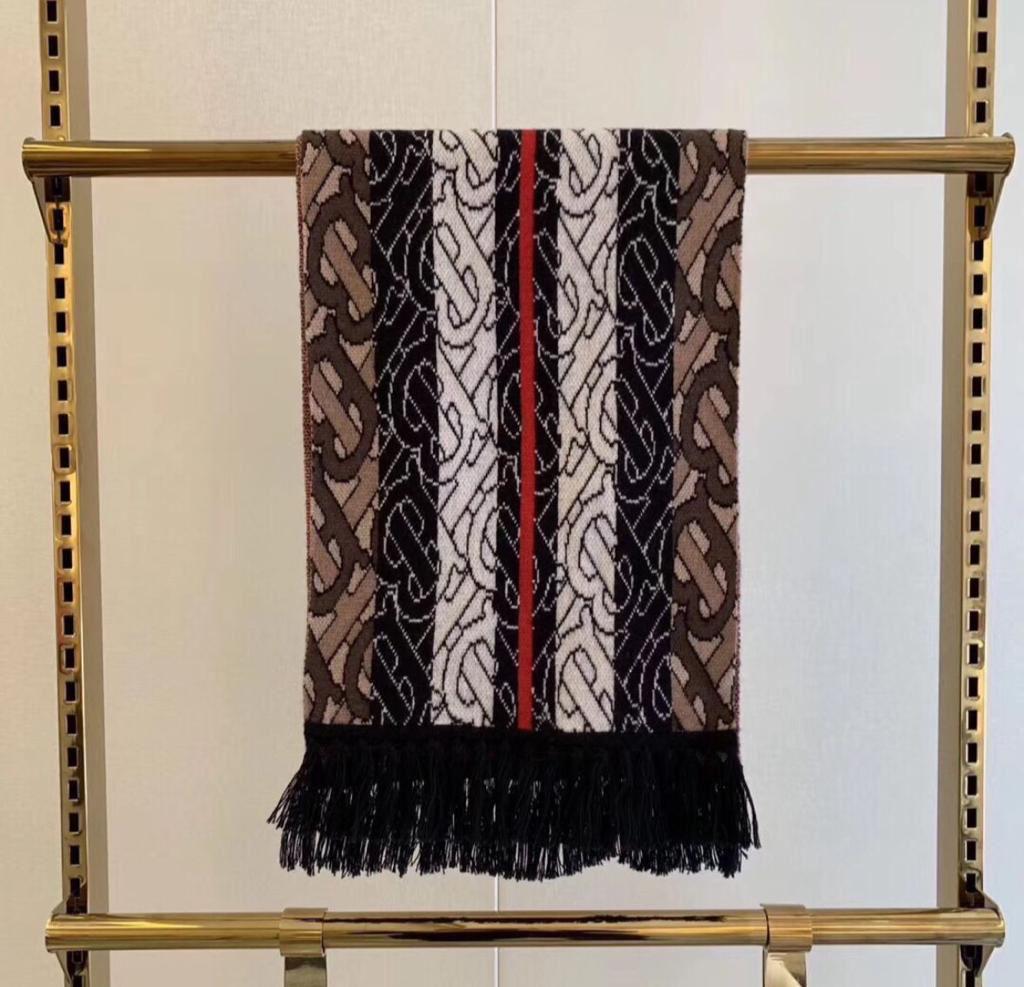 WhatsApp Image 2023-12-29 at 22.40.26_332d622e Burberry TB Monogram Unisex Warm Muffle