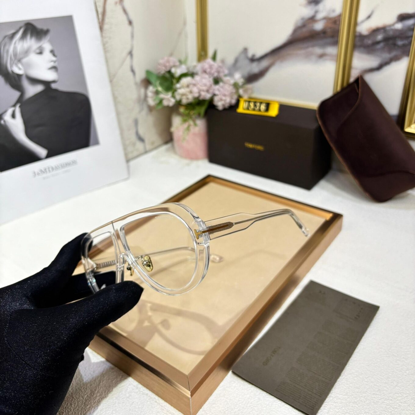 WhatsApp Image 2025-02-18 at 8.10.17 PM (1) Tomford Unisex Premium Sunglass