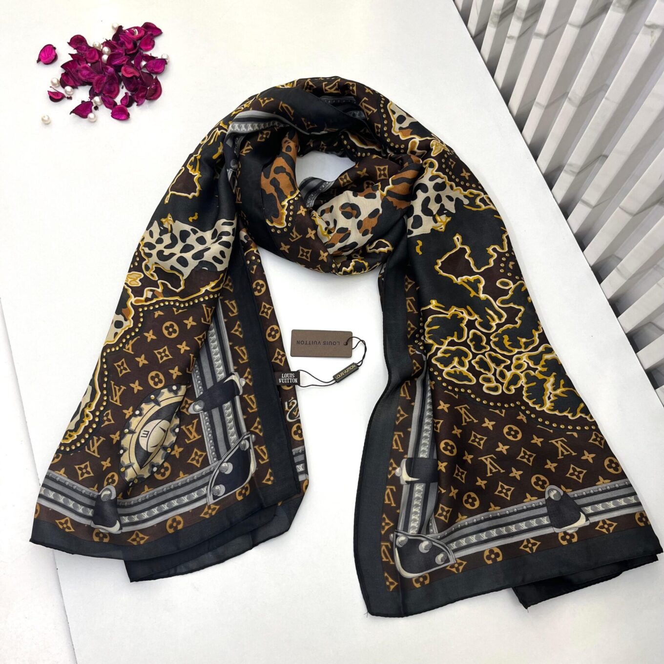 WhatsApp Image 2025-03-29 at 11.07.41 PM (2) Louis Vuitton Silk Stole