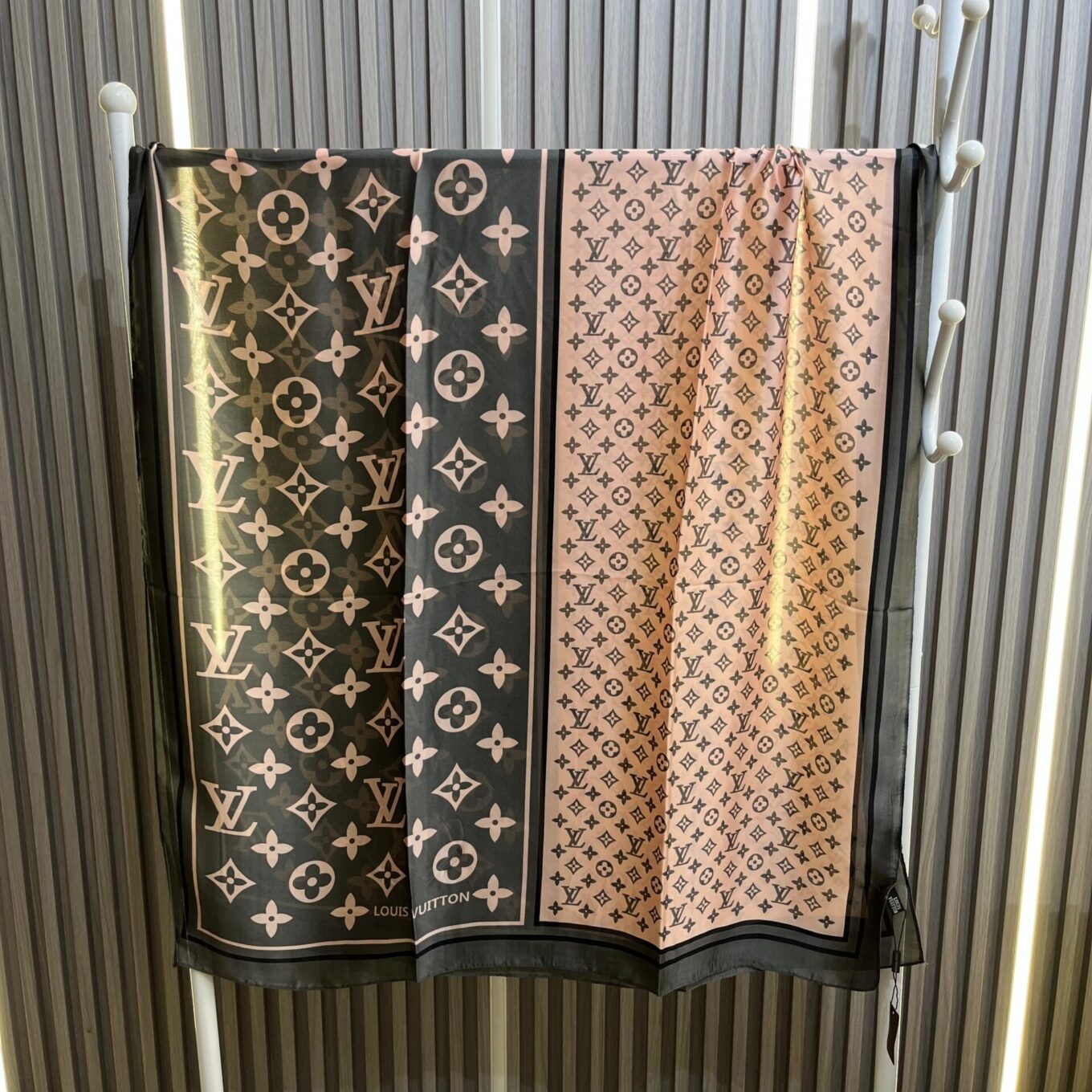 WhatsApp Image 2025-03-29 at 11.14.10 PM Louis Vuitton Silk Stole