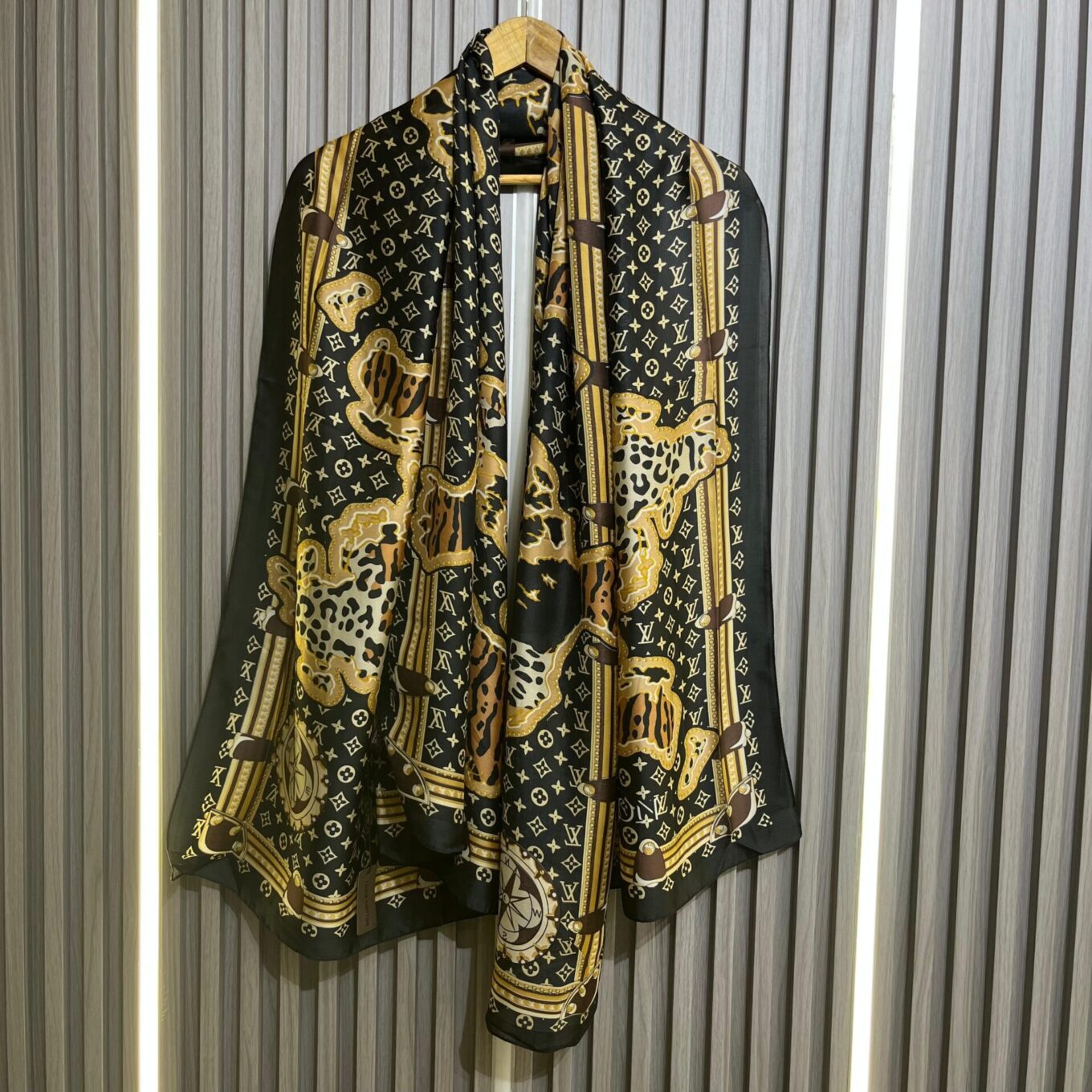WhatsApp Image 2025-03-29 at 2.59.08 PM Louis Vuitton Silk Stole