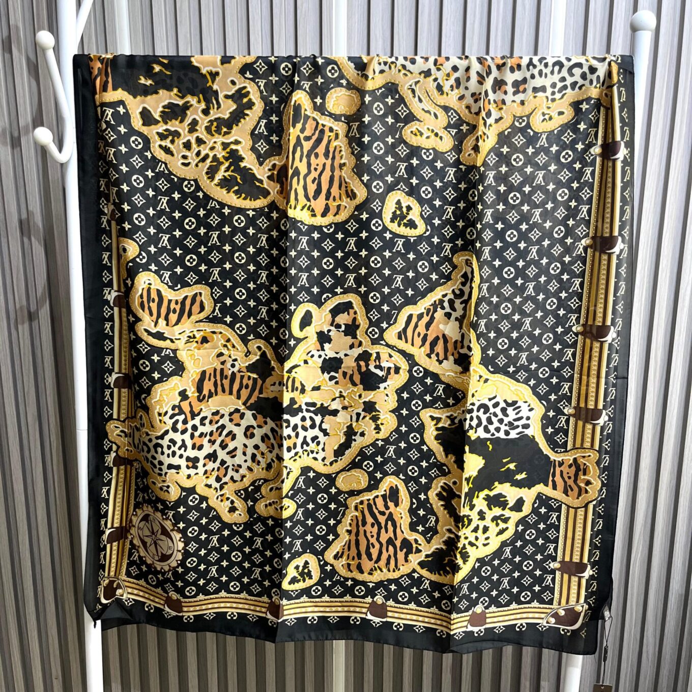 WhatsApp Image 2025-03-29 at 2.59.11 PM Louis Vuitton Silk Stole