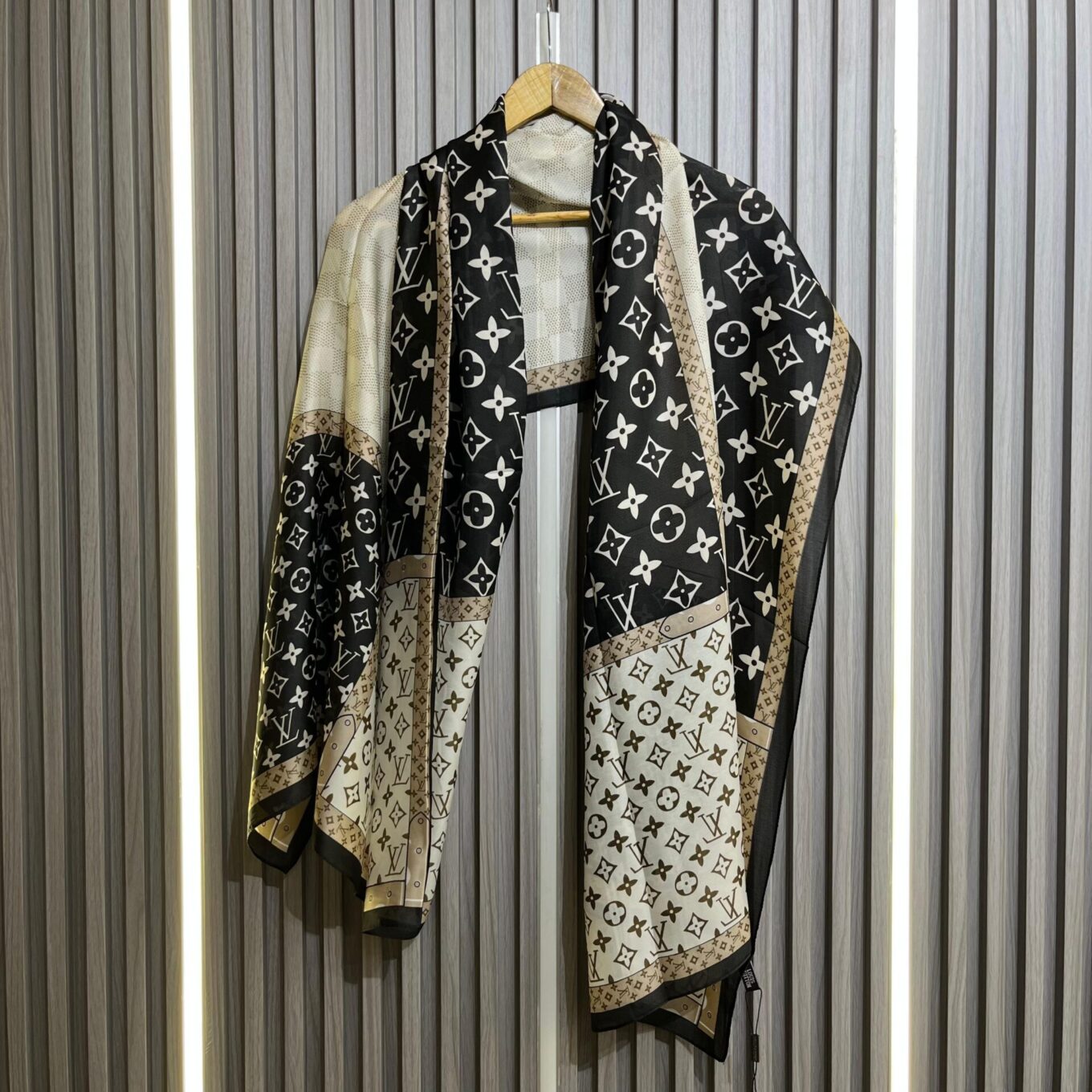 WhatsApp Image 2025-03-30 at 12.36.34 AM Louis Vuitton Silk Stole