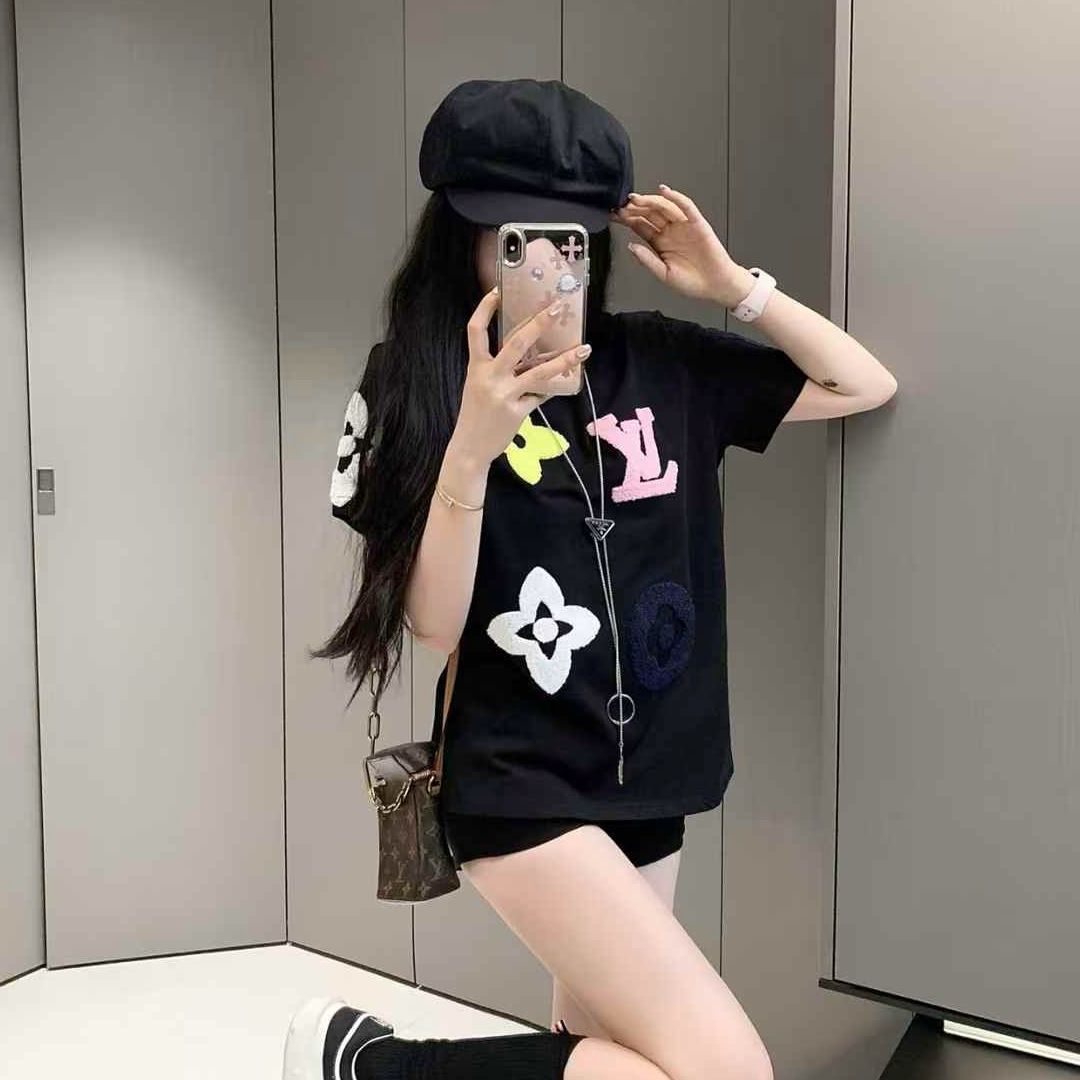 WhatsApp Image 2025-04-04 at 12.29.42 PM Louis Vuitton Black T-shirt