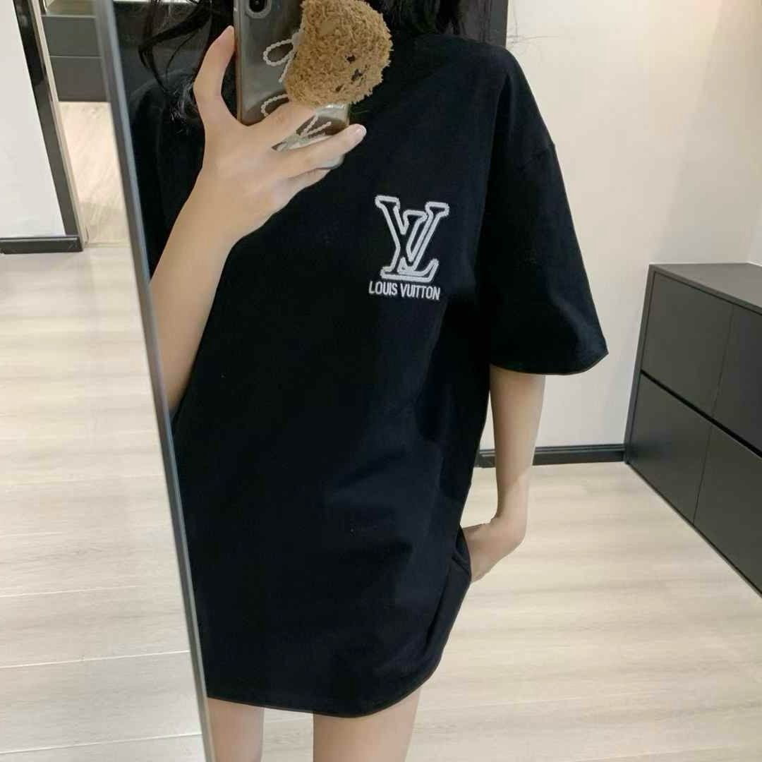 WhatsApp Image 2025-04-04 at 2.01.09 PM (2) Louis Vuitton Black Monogram T-shirt