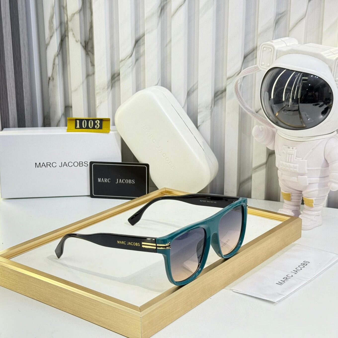 WhatsApp Image 2025-04-11 at 8.53.55 PM (1) Marc Jacobs Wayfarer For Men