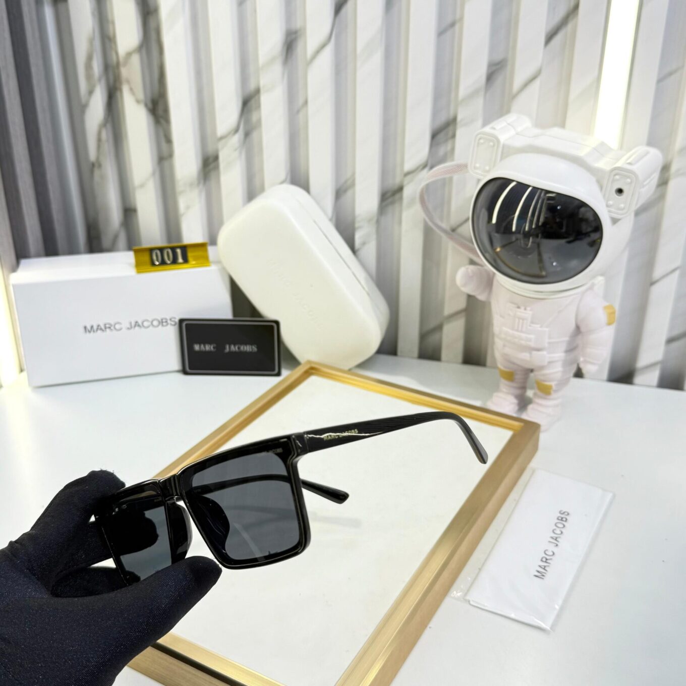 WhatsApp Image 2025-04-11 at 8.56.06 PM (1) Marc Jacobs Wayfarer For Men