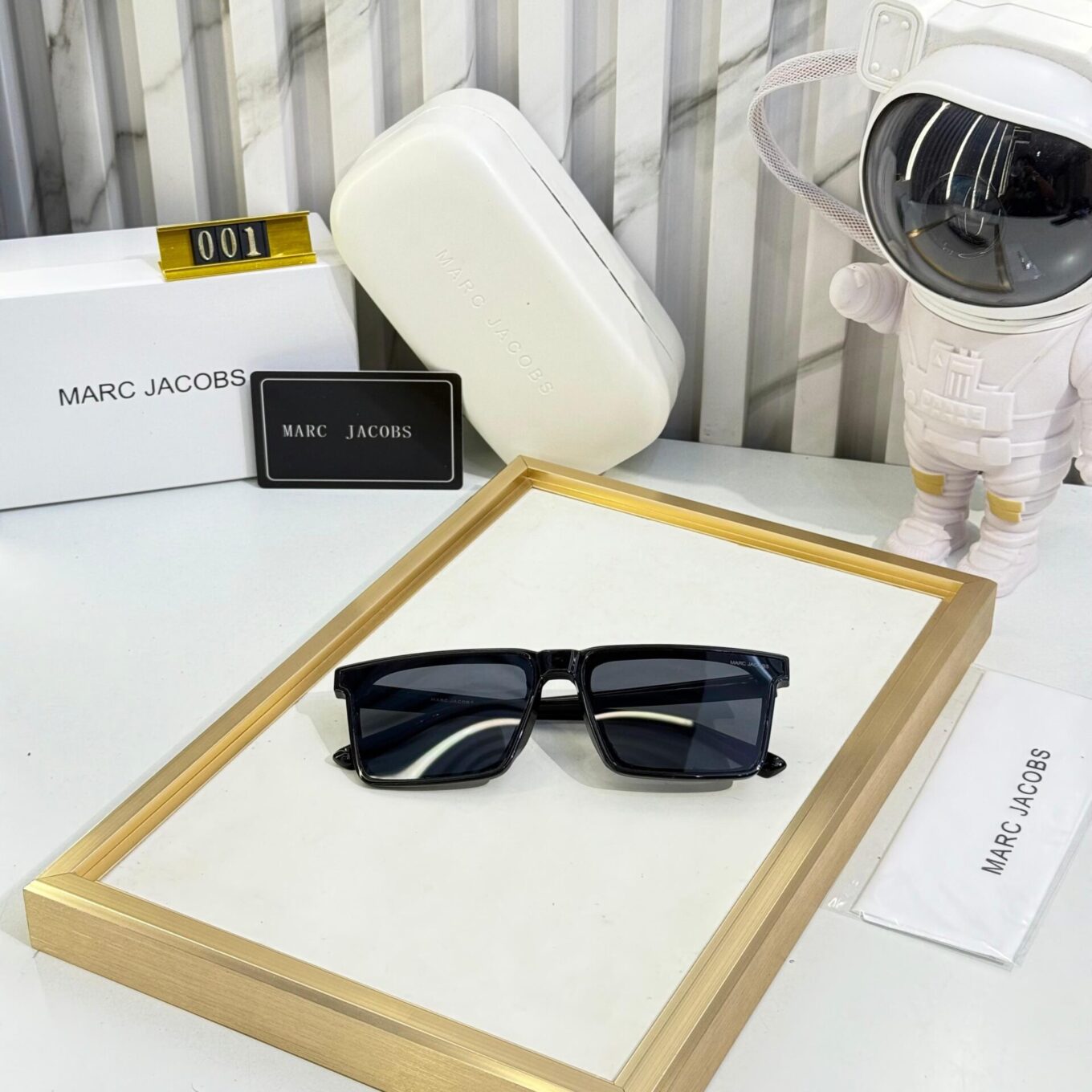 WhatsApp Image 2025-04-11 at 8.56.06 PM (2) Marc Jacobs Wayfarer For Men
