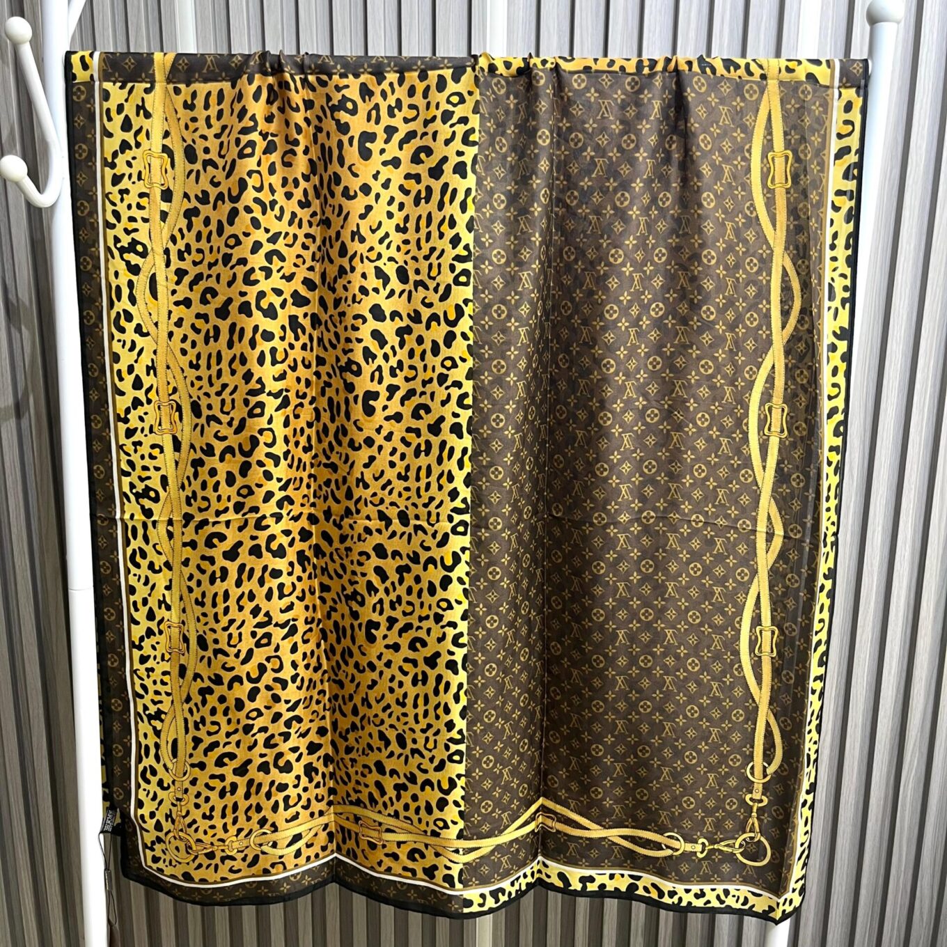 WhatsApp Image 2025-05-16 at 1.09.46 AM (1) Louis Vuitton Silk Stole