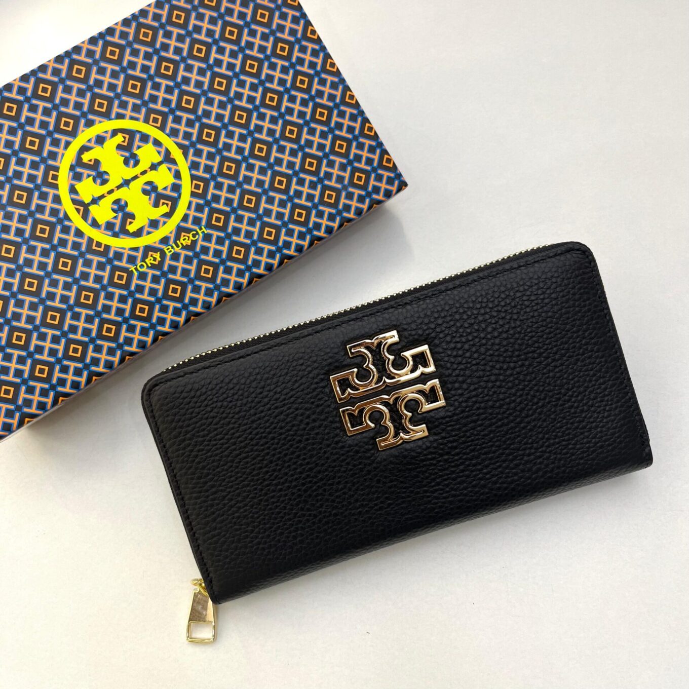 WhatsApp Image 2025-06-30 at 2.59.48 PM Tory Burch Britten Black Premium Wallet