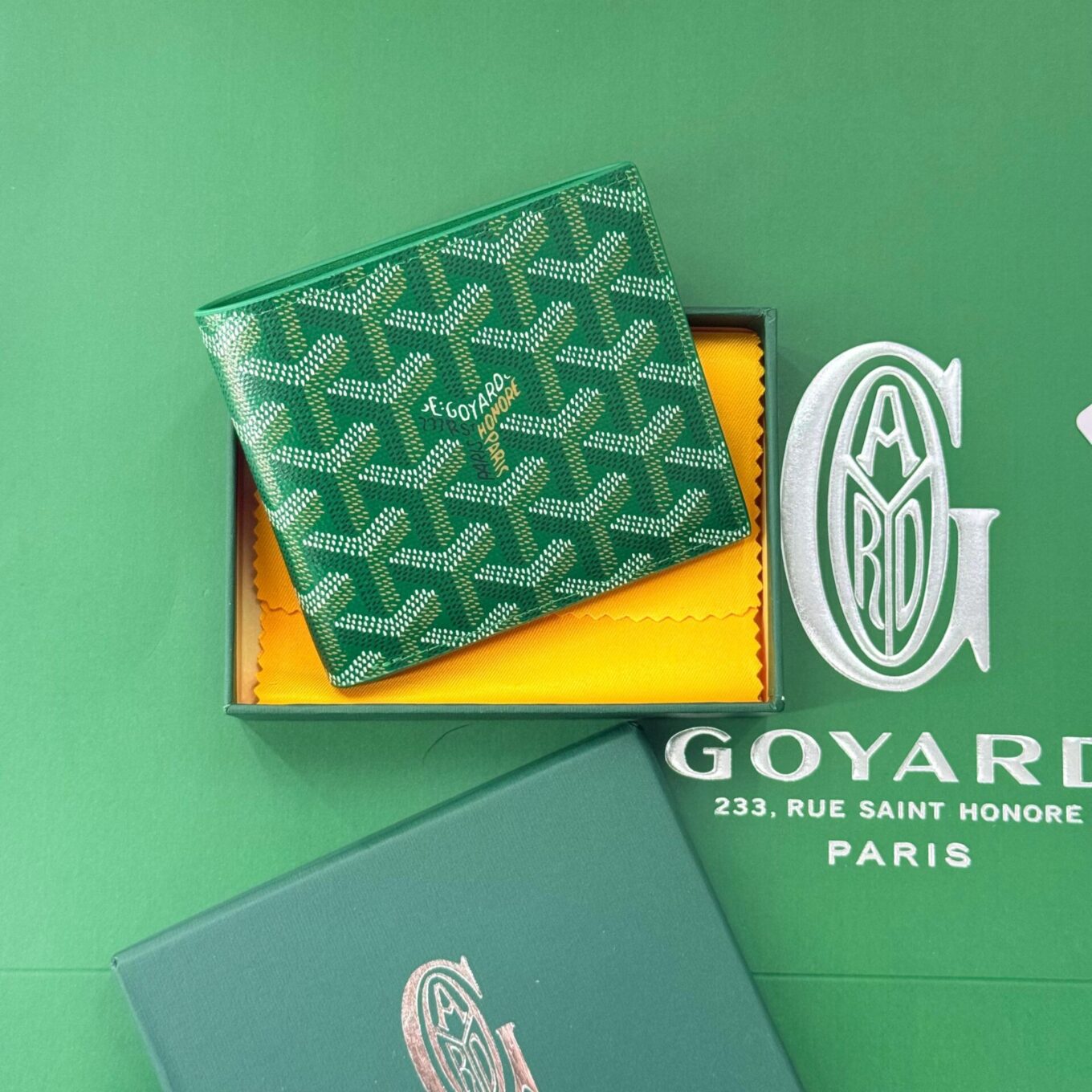 WhatsApp Image 2025-08-24 at 2.04.35 PM (1) Goyard Victoire Green Color Wallet With Box (With Box)