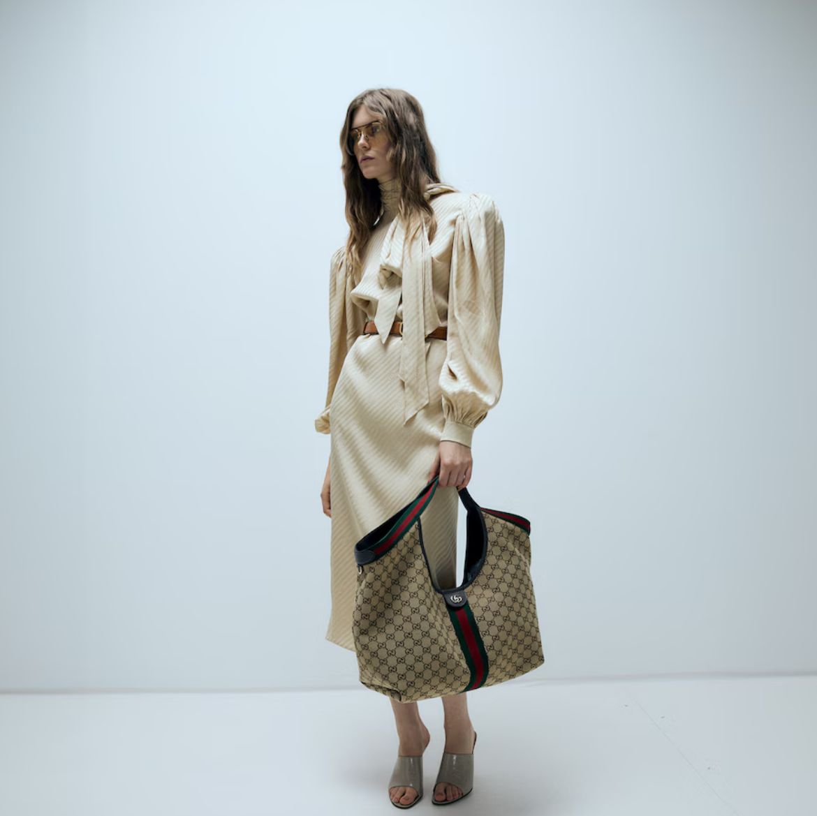WhatsApp Image 2025-09-08 at 5.14.27 PM Gucci Giglio Large Tote Bag