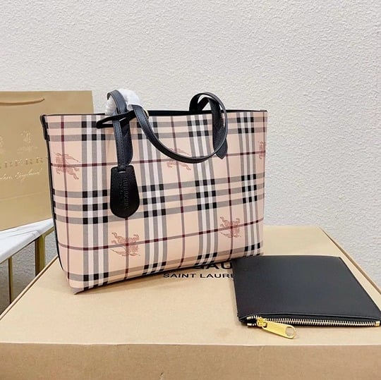 77d3193e-2e7b-4718-88ea-6f9480967d60 Burberry Black Reversible Tote