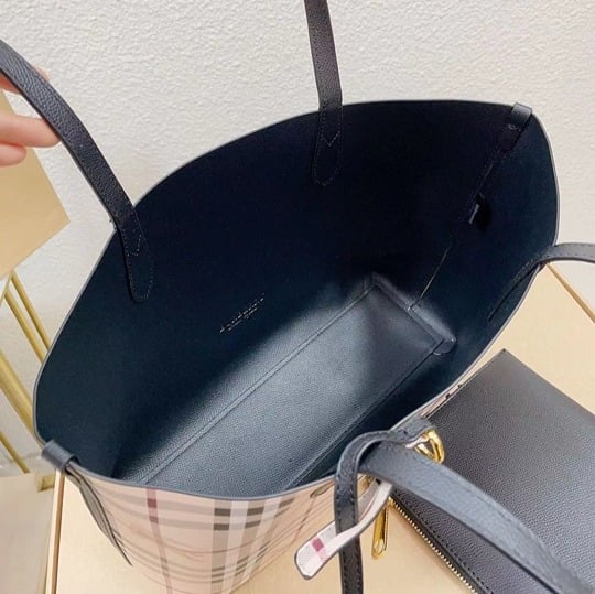 7946ea0c-da72-4f5c-bb16-34cdc724c706 Burberry Black Reversible Tote