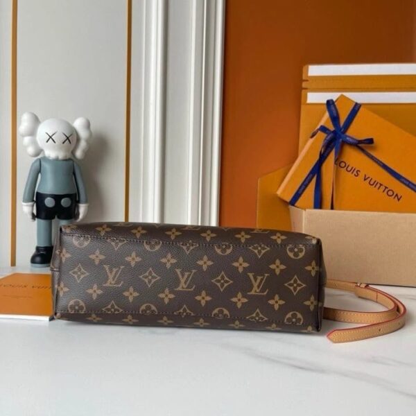 WhatsApp Image 2026-05-29 at 6.56.02 PM (6) Louis Vuitton Carry All Large Size Hobo Bag (With Box )