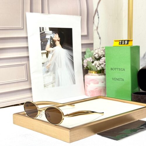 WhatsApp Image 2026-06-02 at 3.21.13 PM Bottega Veneta Brown Oval Women’s Sunglass